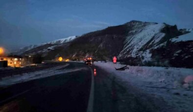 Erzurum-Artvin Yolu’nda Buzlanma Nedeniyle Üç Kaza Meydana Geldi